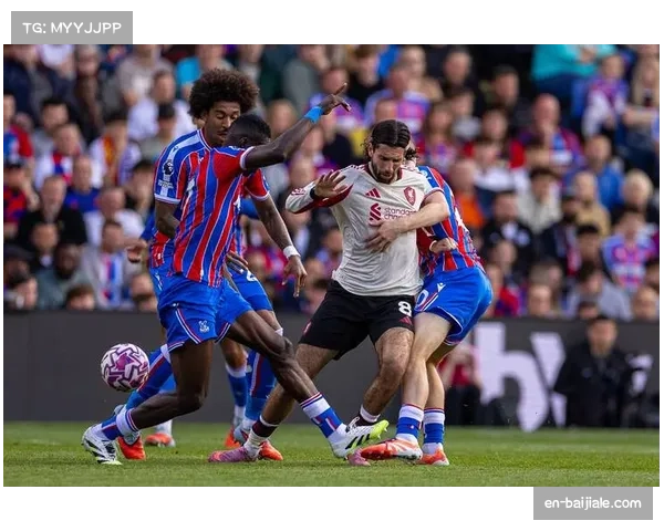 英超球队加强反逼抢 攻防转换速度成为胜负关键 英超球队加强反逼抢 攻防转换速度成为胜负关键